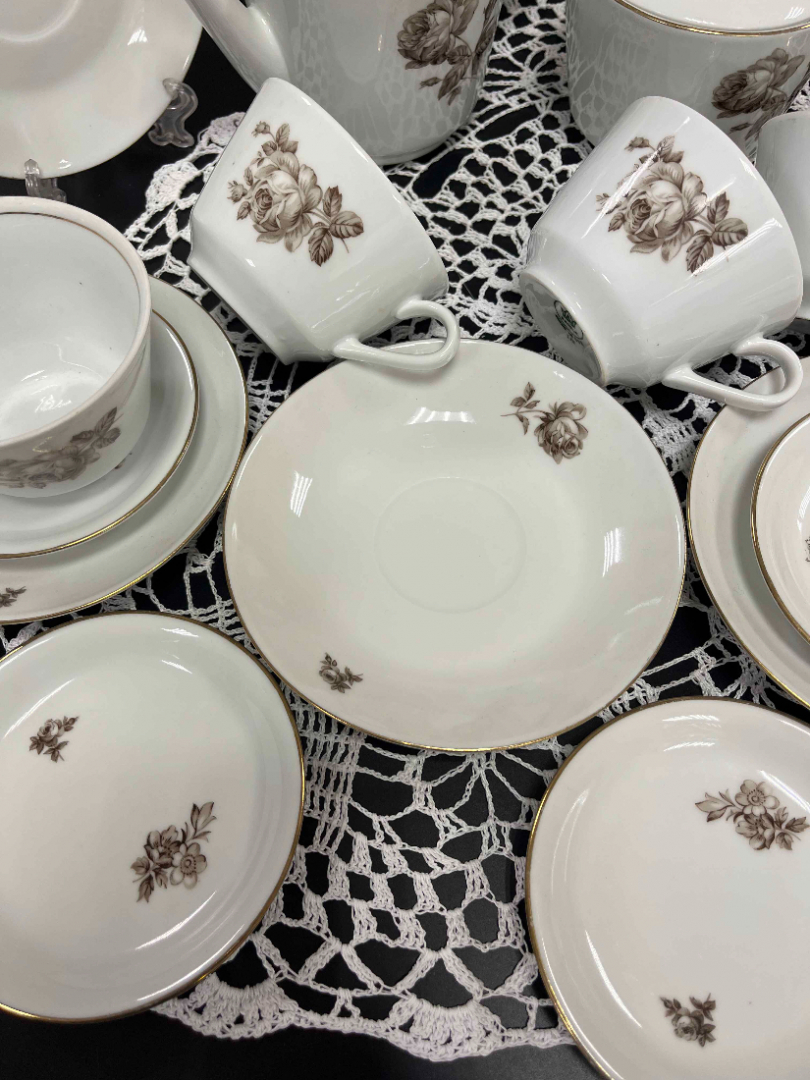 Чайный сервиз на 6 персон Kahla GDR, 200мл. Фарфор с деколью и золотом. Цена за 22пр. Картинка 3